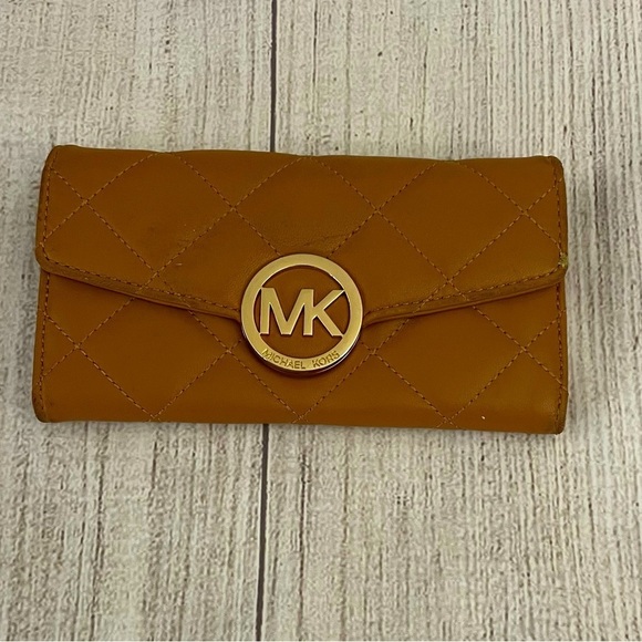 MICHAEL KORS Women’s Genuine Snap Quilted Leather Wallet MK LOGO Brown - Picture 1 of 7
